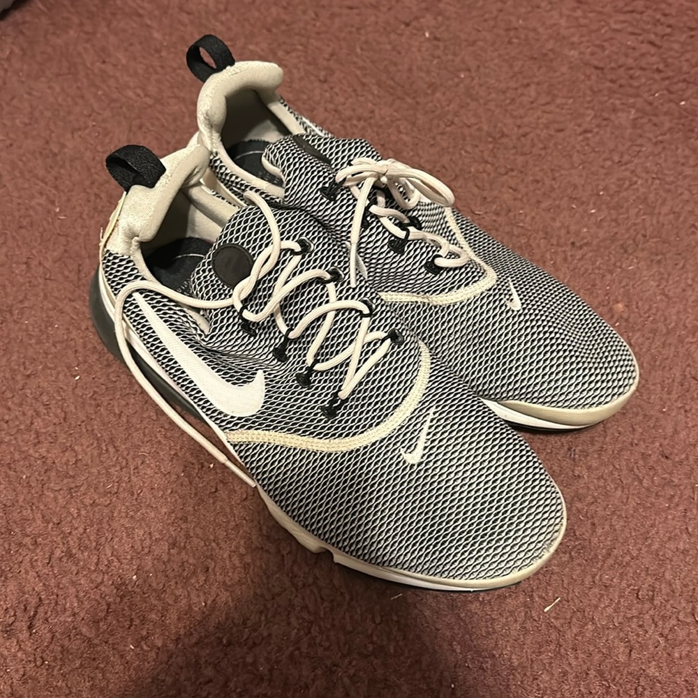 Nike women’s size 9